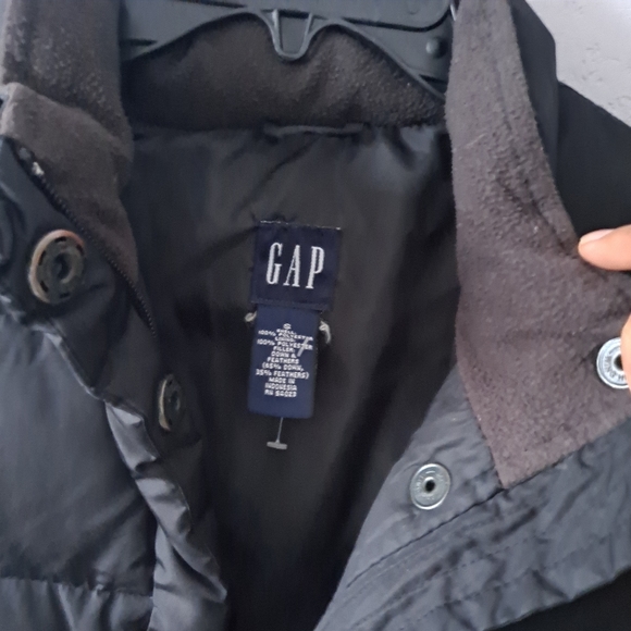 Black GAP Vest - Picture 3 of 5